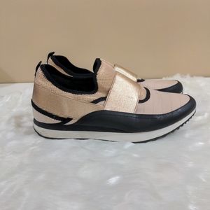 Steve Madden Kyra sneaker rose gold size 11